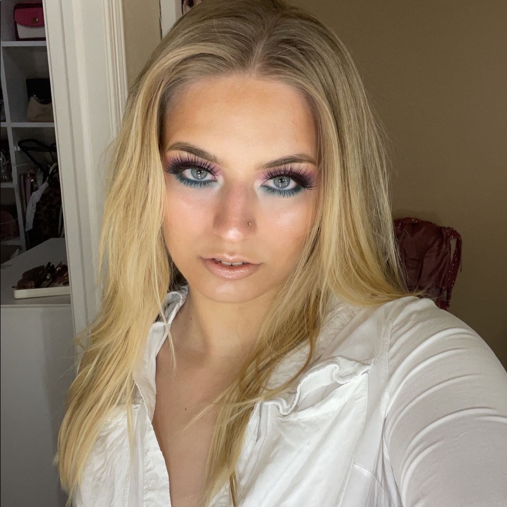 Meet your Posher, Bella